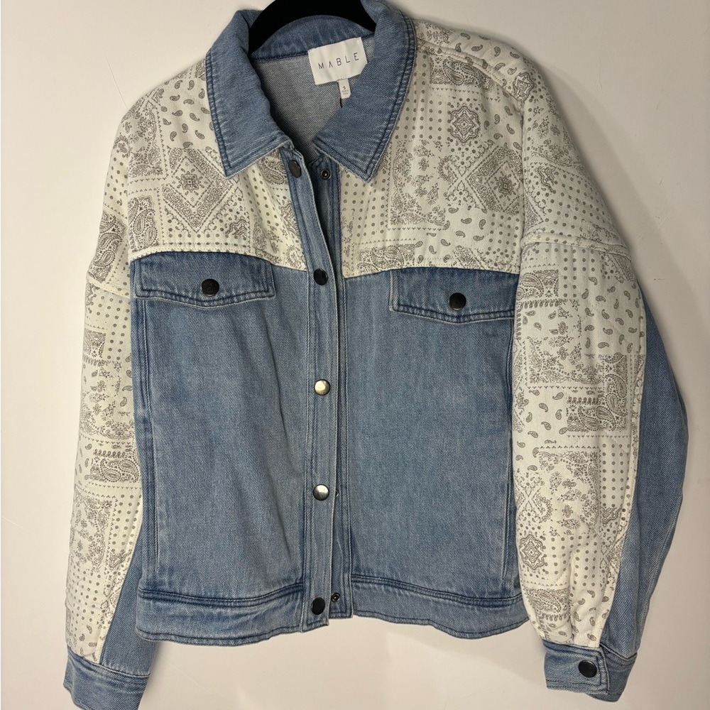 MARBLE Light Blue Jean Jacket with quilted Patterned White Sleeves